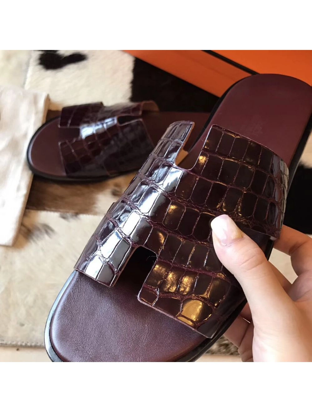 Hermes Izmir Sandals In Bordeaux Shiny Niloticus Crocodile