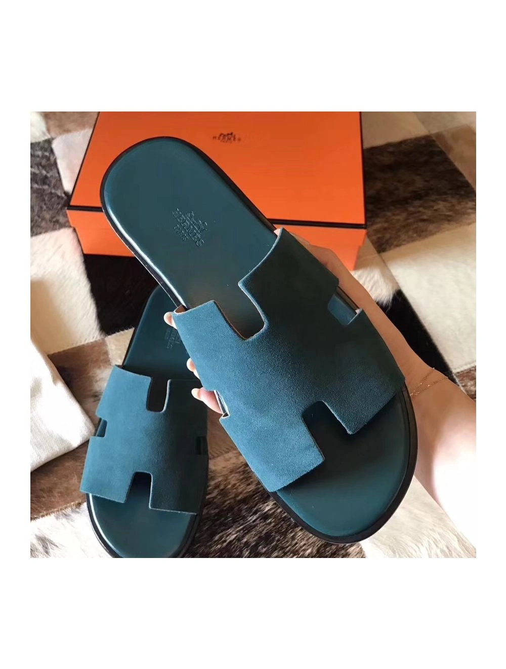 Hermes Izmir Sandals In Green Suede Leather