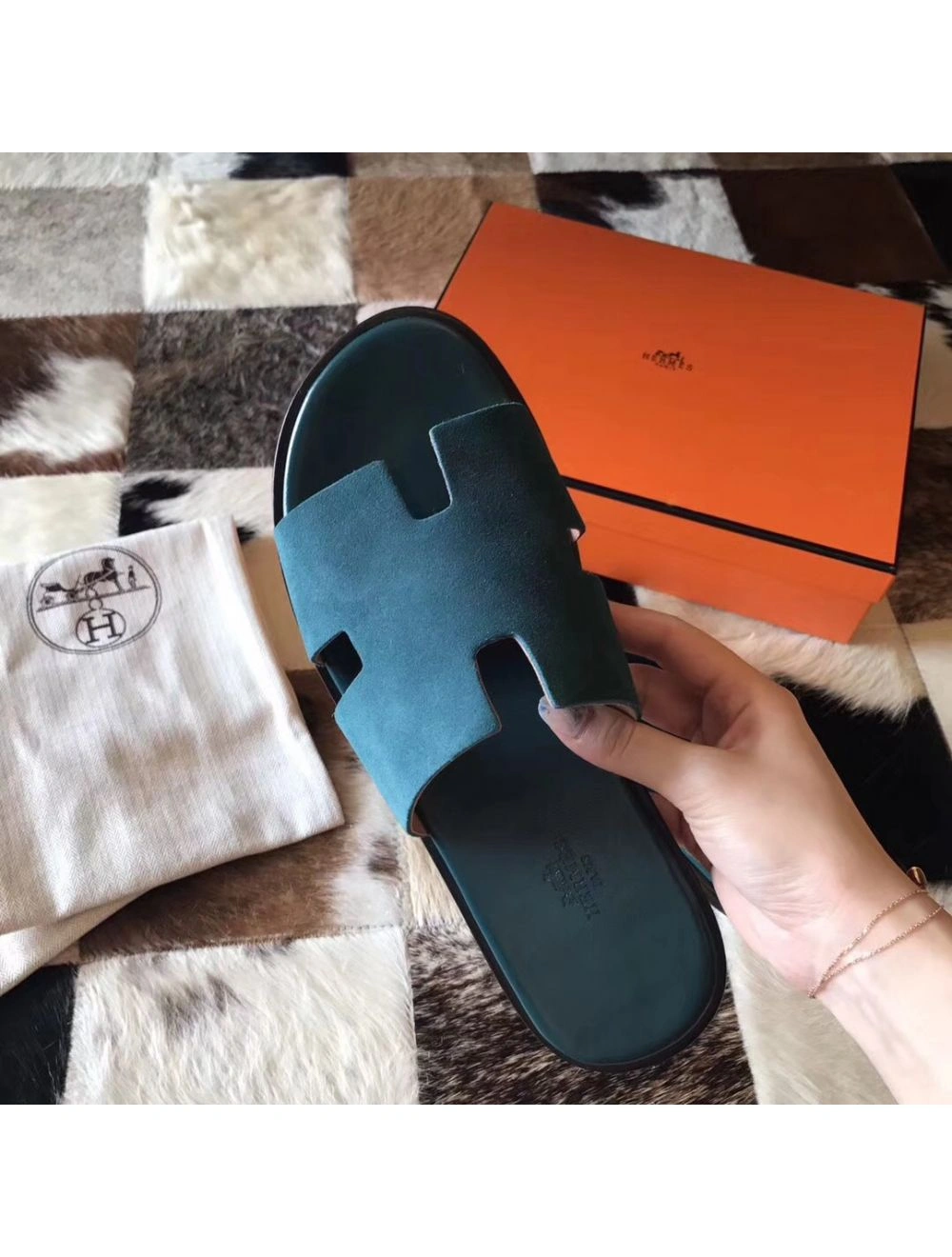 Hermes Izmir Sandals In Green Suede Leather