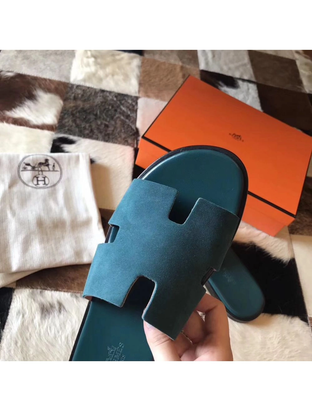 Hermes Izmir Sandals In Green Suede Leather