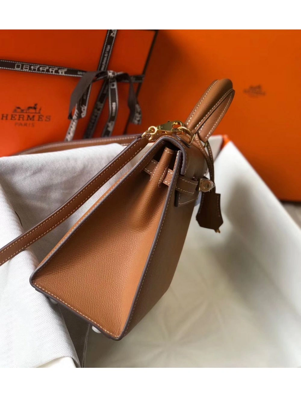 Hermes Kelly 25cm Sellier Bag In Gold Epsom Leather