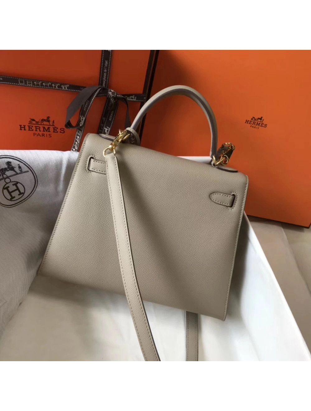 Hermes Kelly 25cm Sellier Bag In Tourterelle Epsom Leather