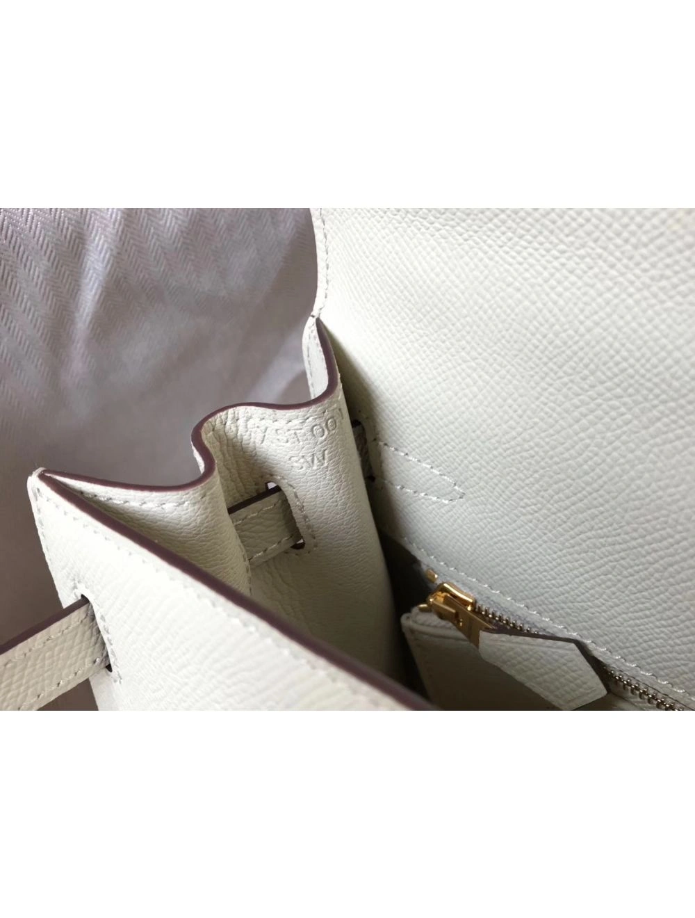 Hermes Kelly 25cm Sellier Bag In White Epsom Leather