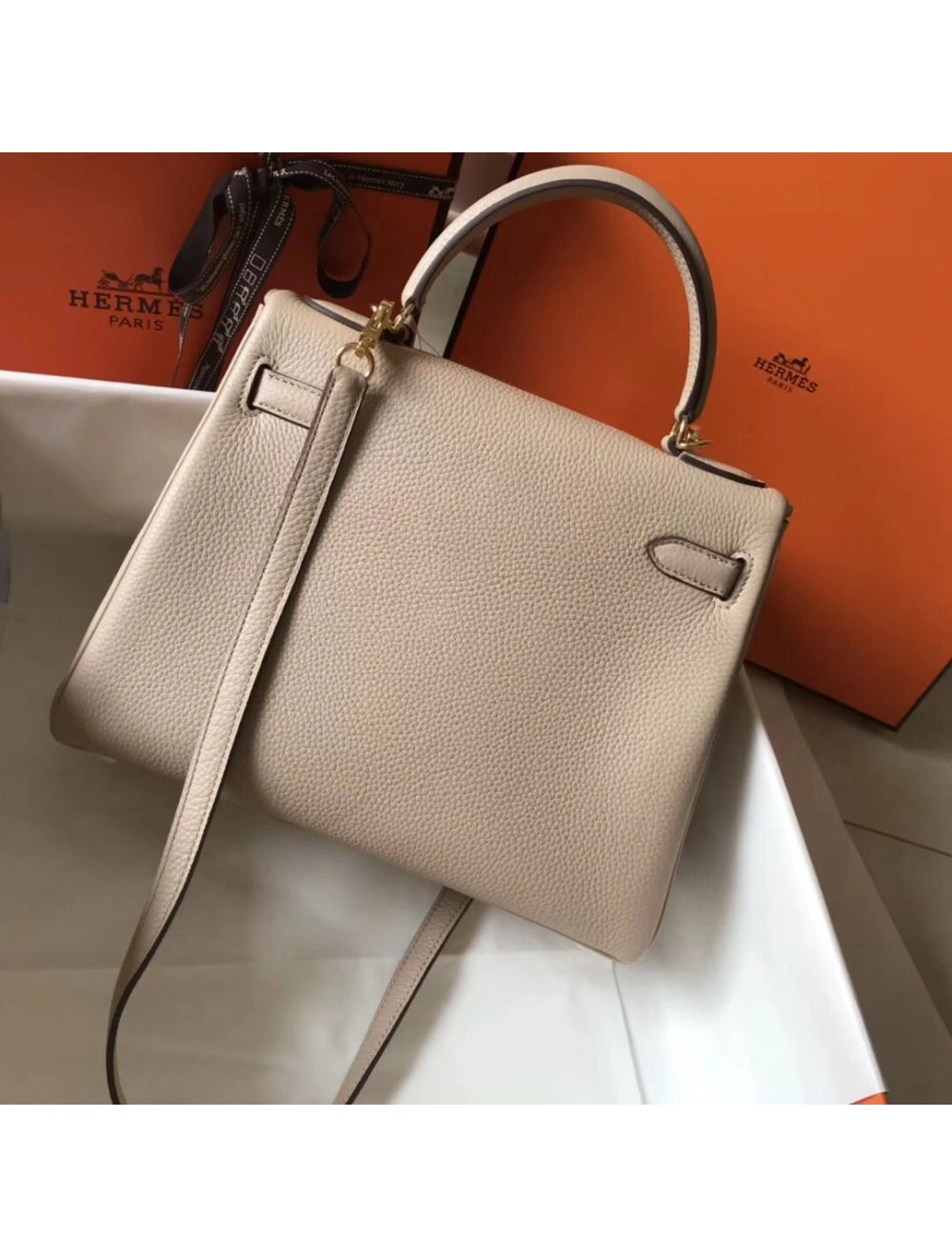 Hermes Kelly 28cm Bag In Argile Clemence Leather GHW
