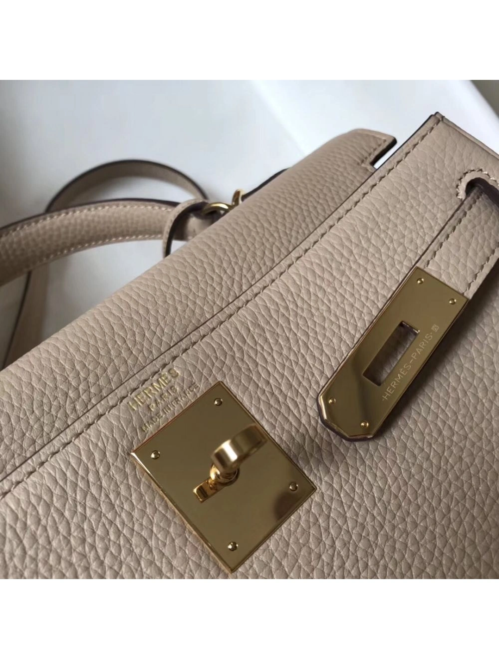 Hermes Kelly 28cm Bag In Argile Clemence Leather GHW