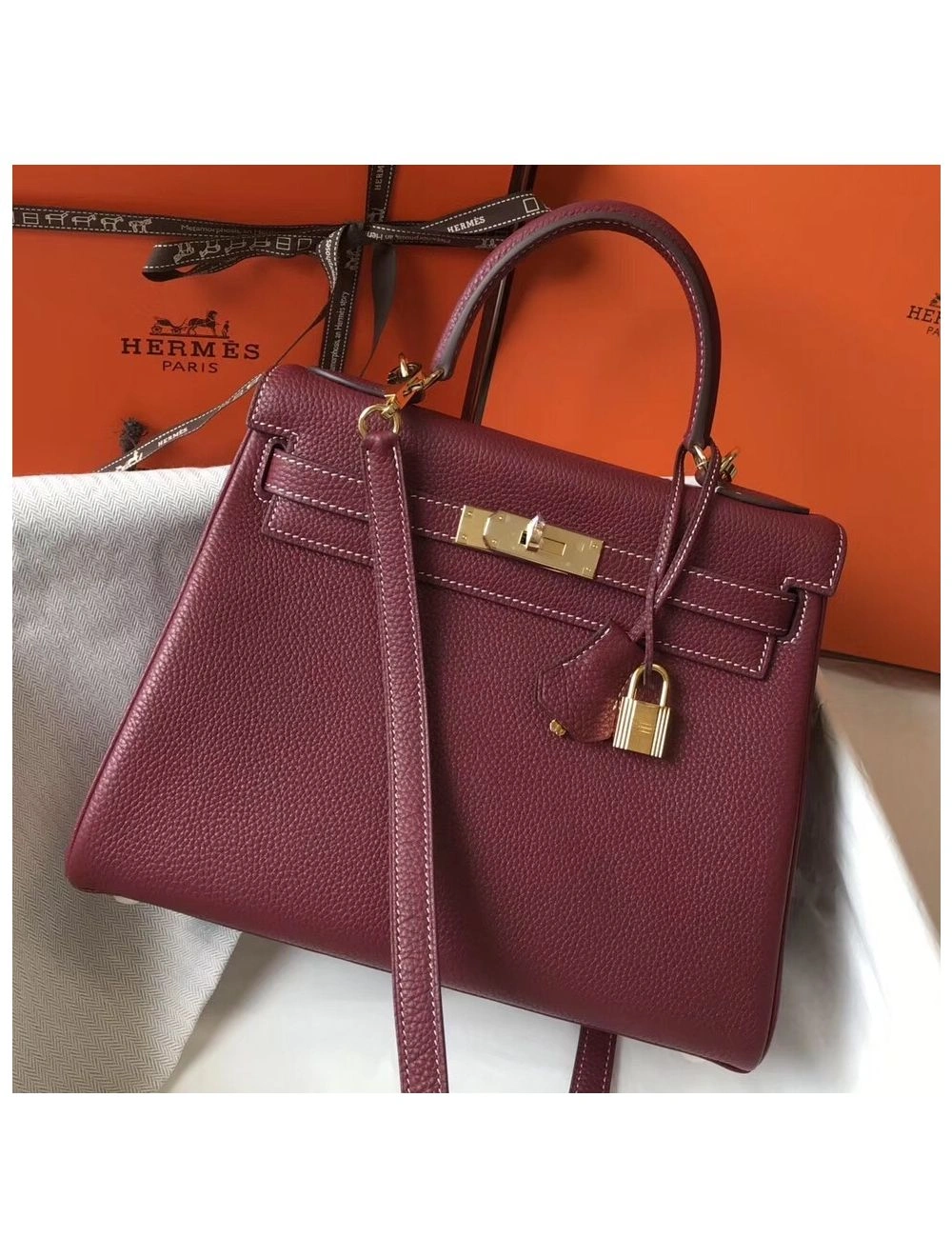 Hermes Kelly 28cm Bag In Bordeaxu Clemence Leather GHW