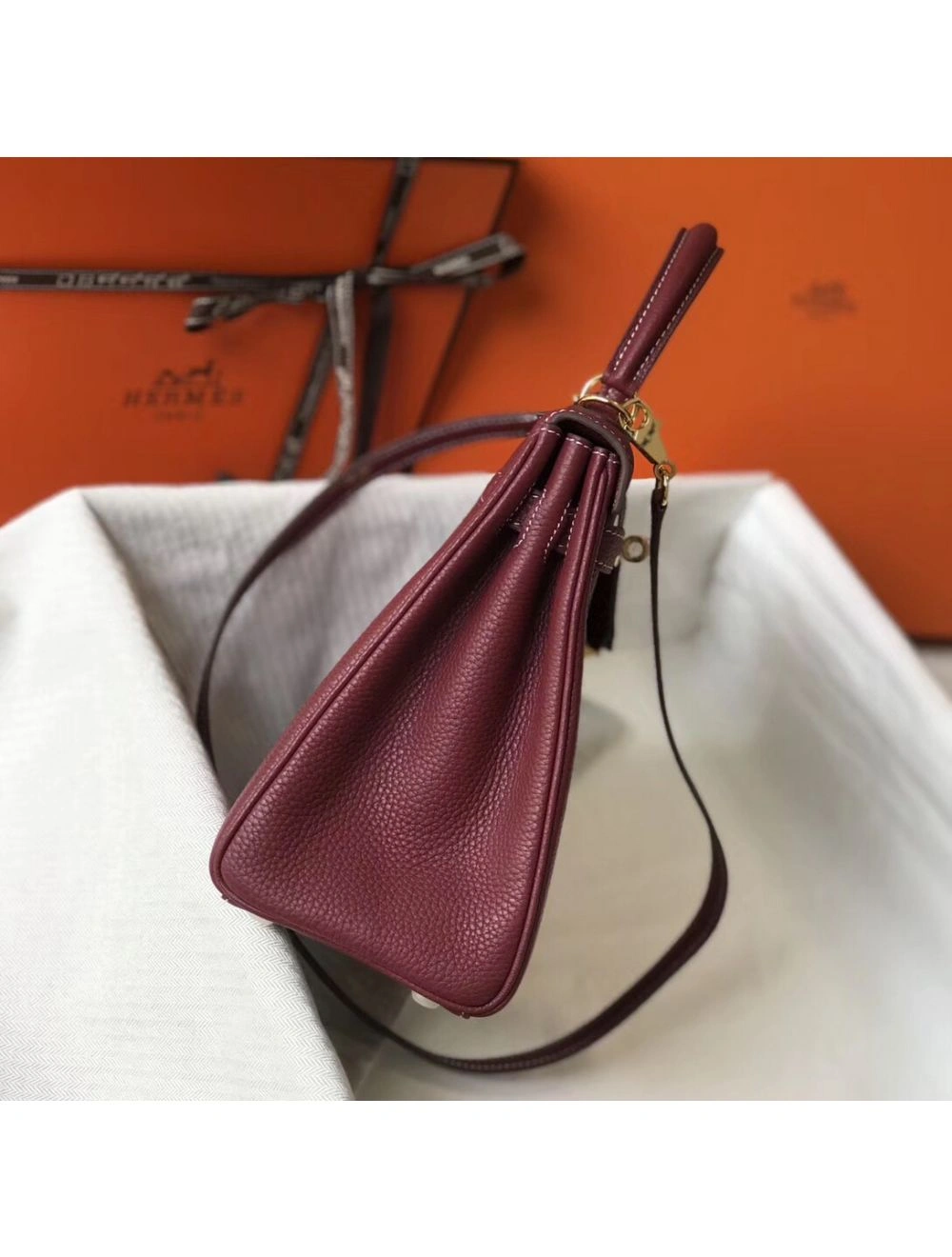 Hermes Kelly 28cm Bag In Bordeaxu Clemence Leather GHW