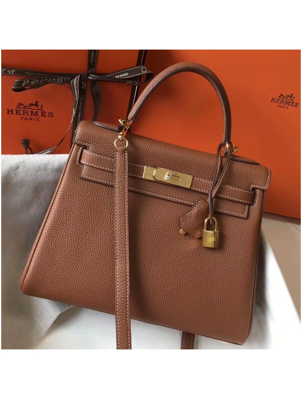 Hermes Kelly 28cm Bag In Gold Clemence Leather GHW