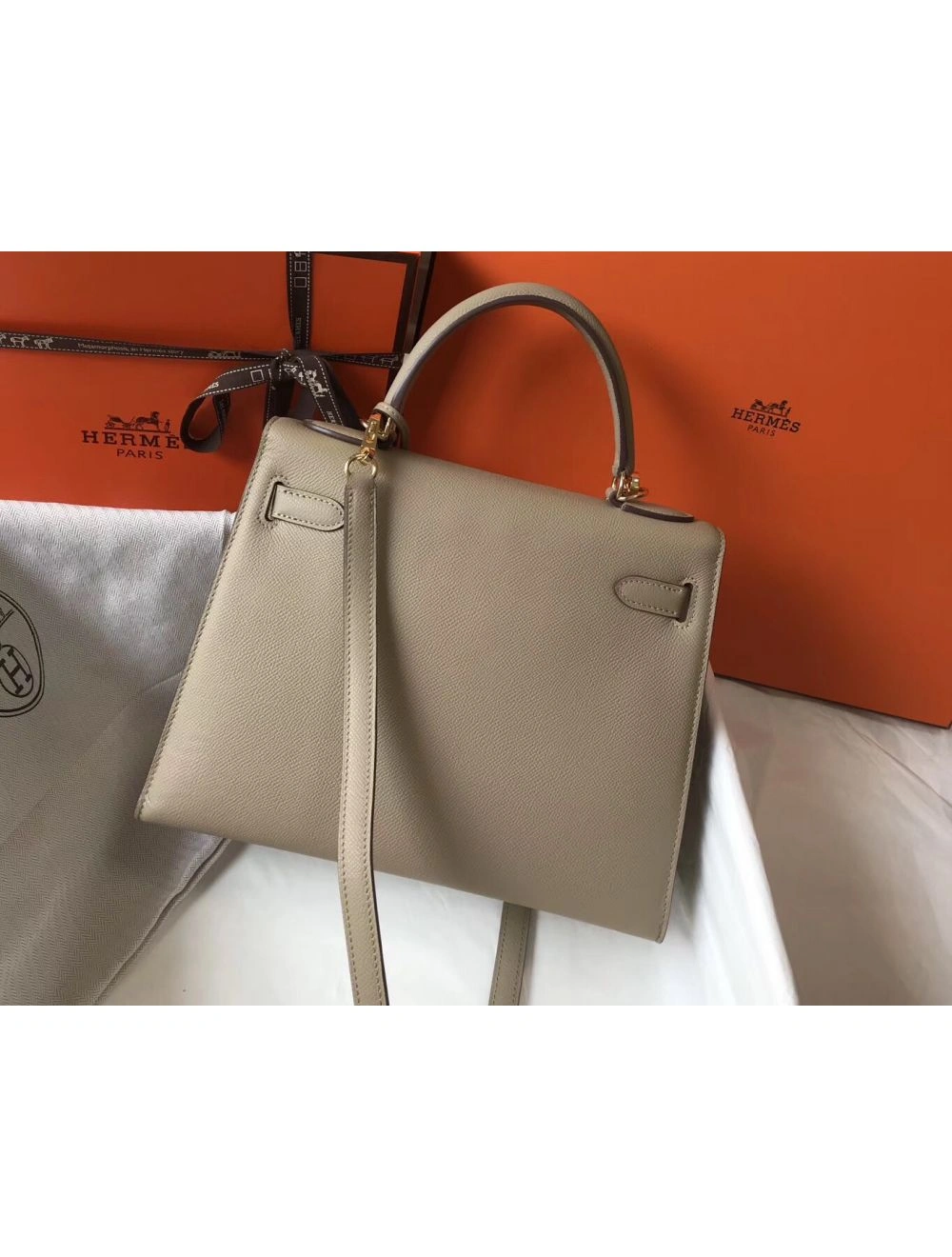 Hermes Kelly 28cm Bag In Gris Tourterelle Epsom Leather GHW
