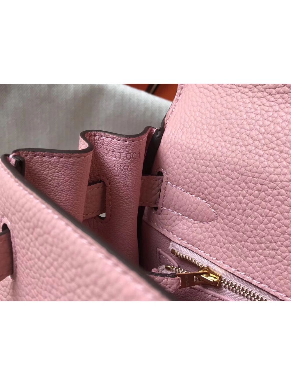 Hermes Kelly 28cm Bag In Pink Clemence Leather GHW