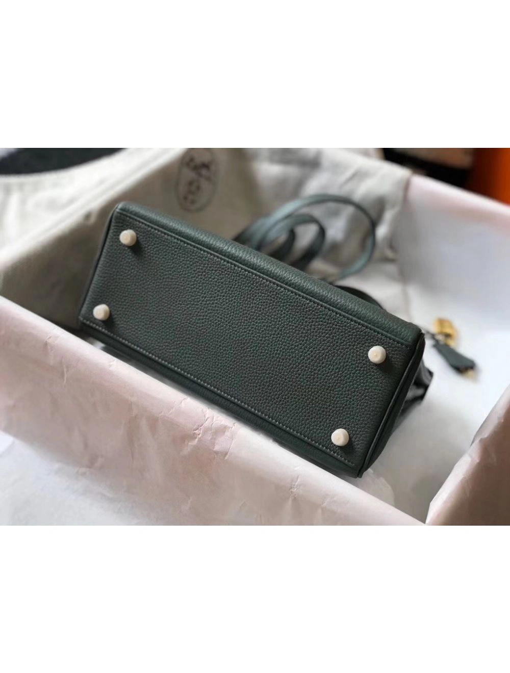 Hermes Kelly 28cm Bag In Vert Amande Clemence Leather GHW