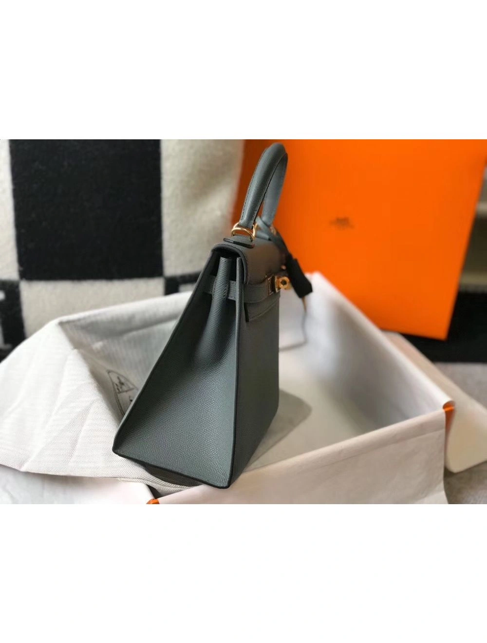 Hermes Kelly 28cm Bag In Vert Amande Epsom Leather GHW
