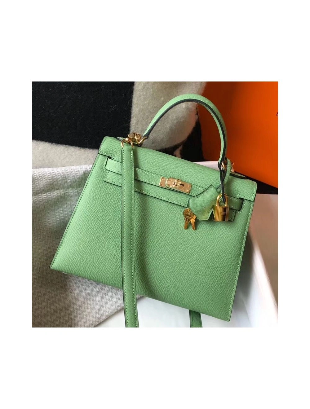 Hermes Kelly 28cm Bag In Vert Criquet Epsom Leather GHW