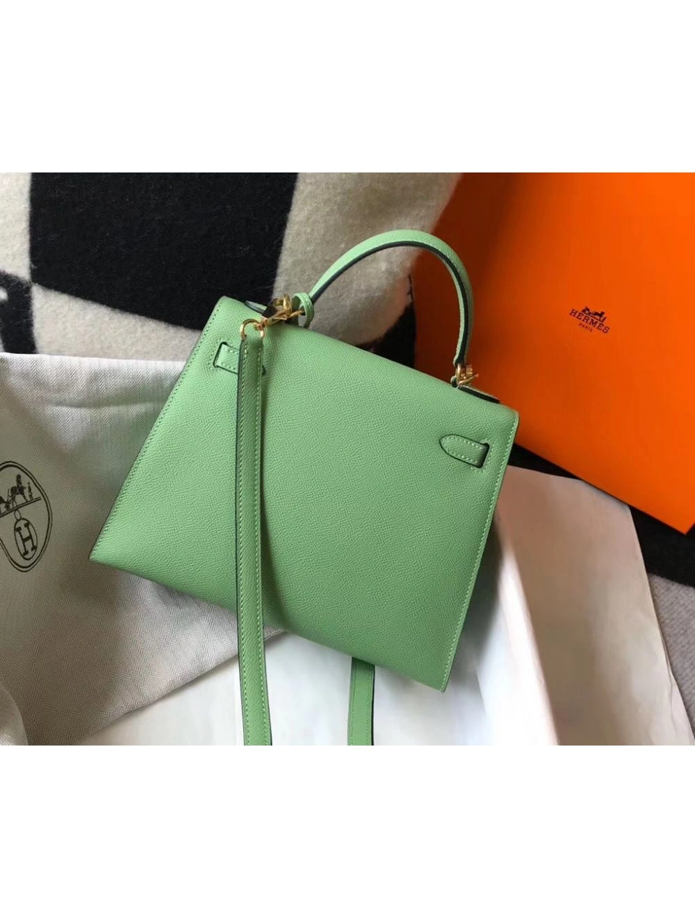Hermes Kelly 28cm Bag In Vert Criquet Epsom Leather GHW