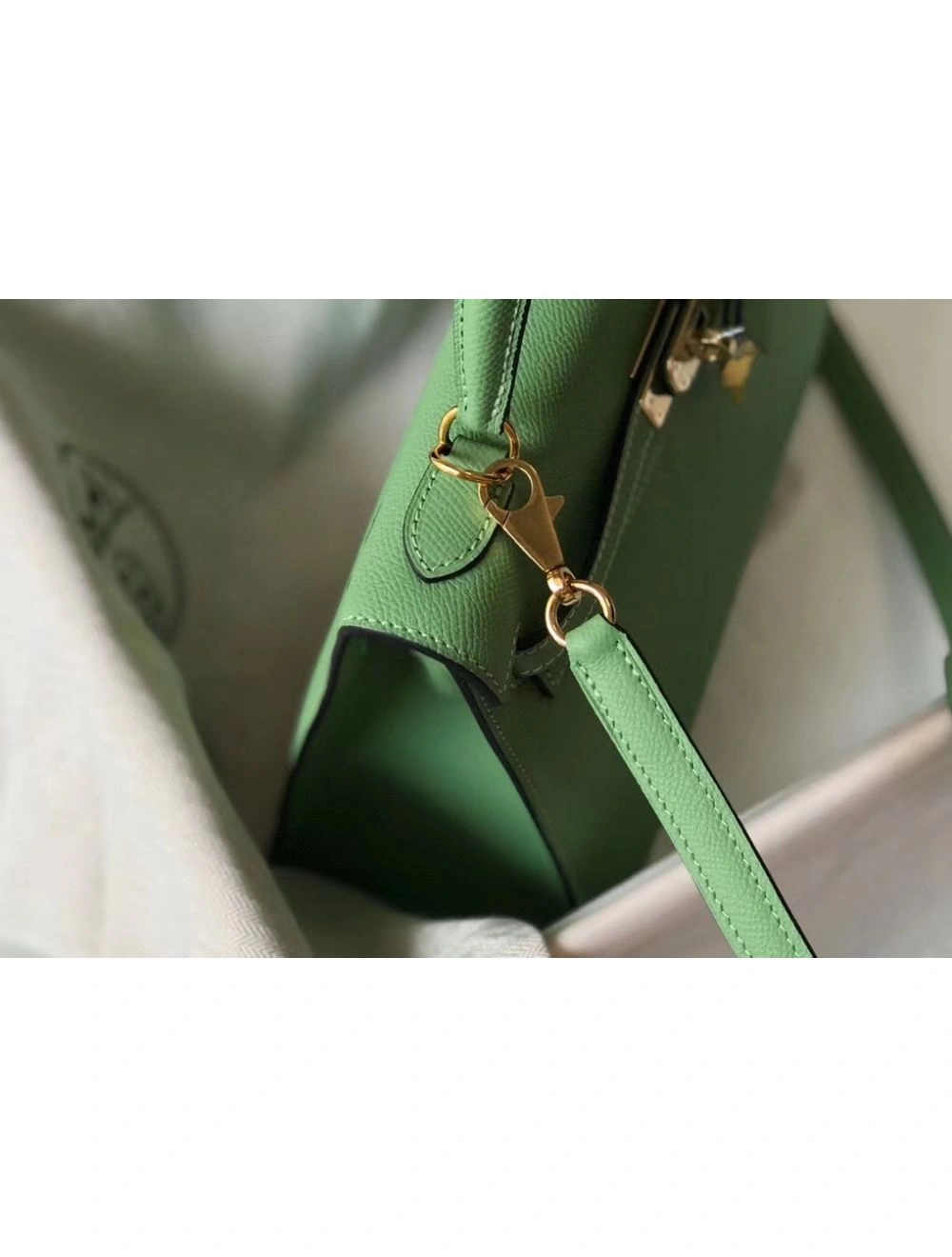 Hermes Kelly 28cm Bag In Vert Criquet Epsom Leather GHW