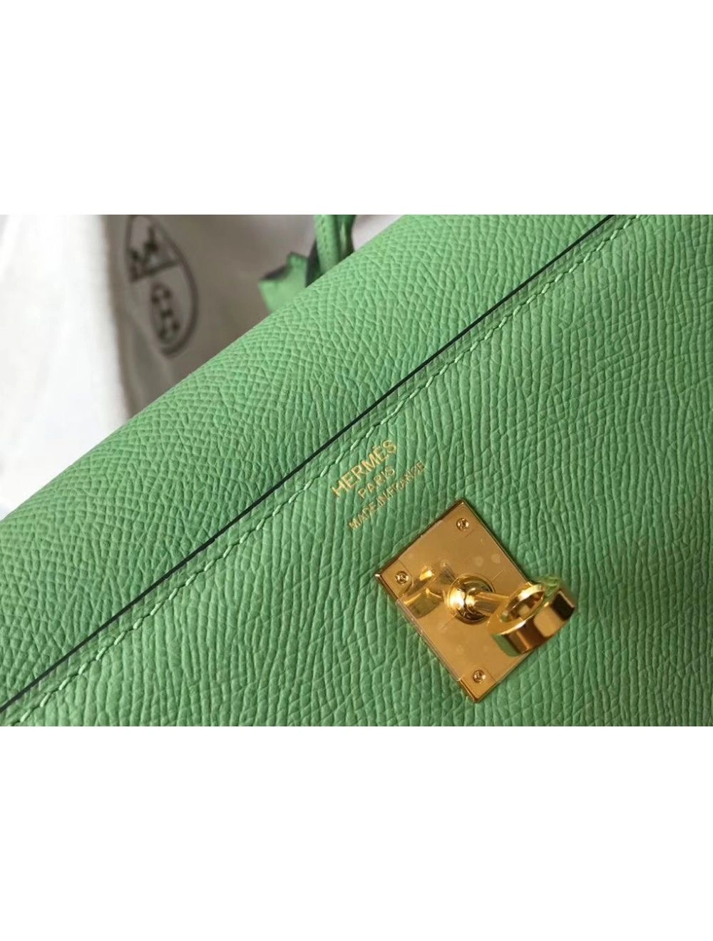 Hermes Kelly 28cm Bag In Vert Criquet Epsom Leather GHW