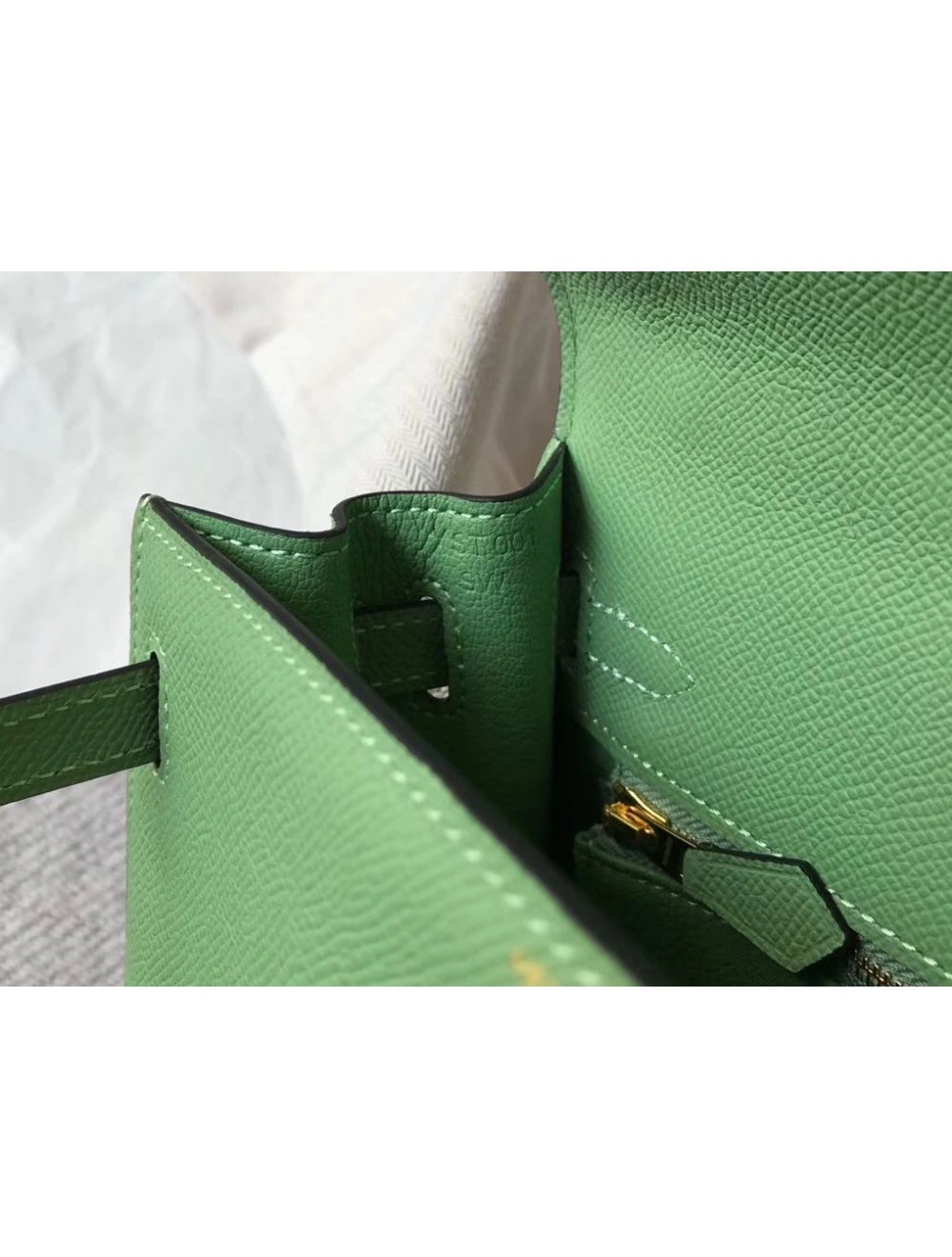 Hermes Kelly 28cm Bag In Vert Criquet Epsom Leather GHW