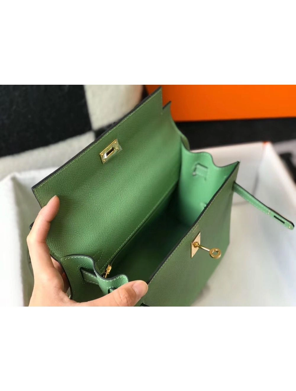 Hermes Kelly 28cm Bag In Vert Criquet Epsom Leather GHW