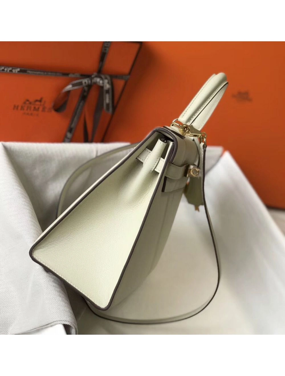 Hermes Kelly 28cm Bag In White Epsom Leather GHW