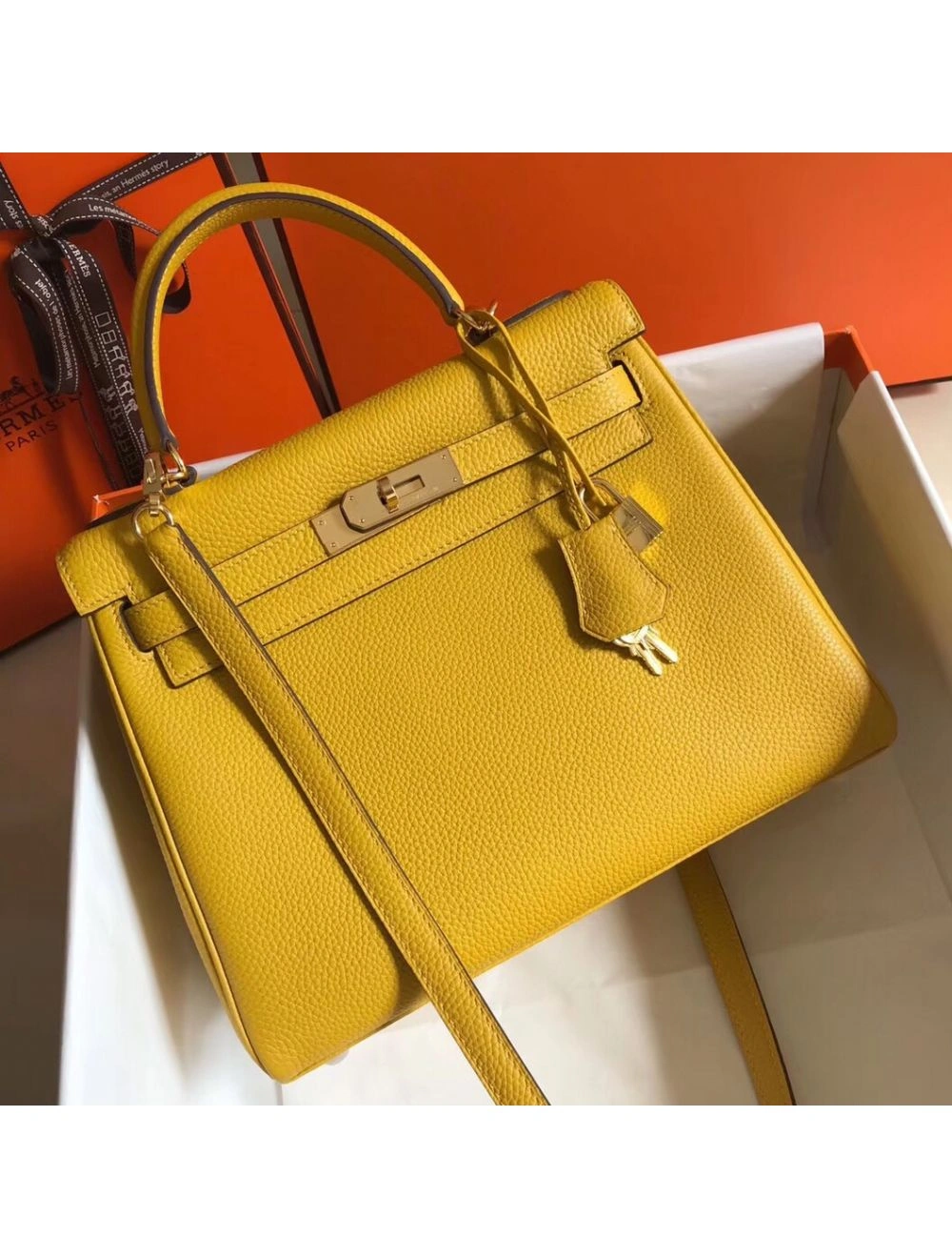 Hermes Kelly 28cm Bag In Yellow Clemence Leather GHW