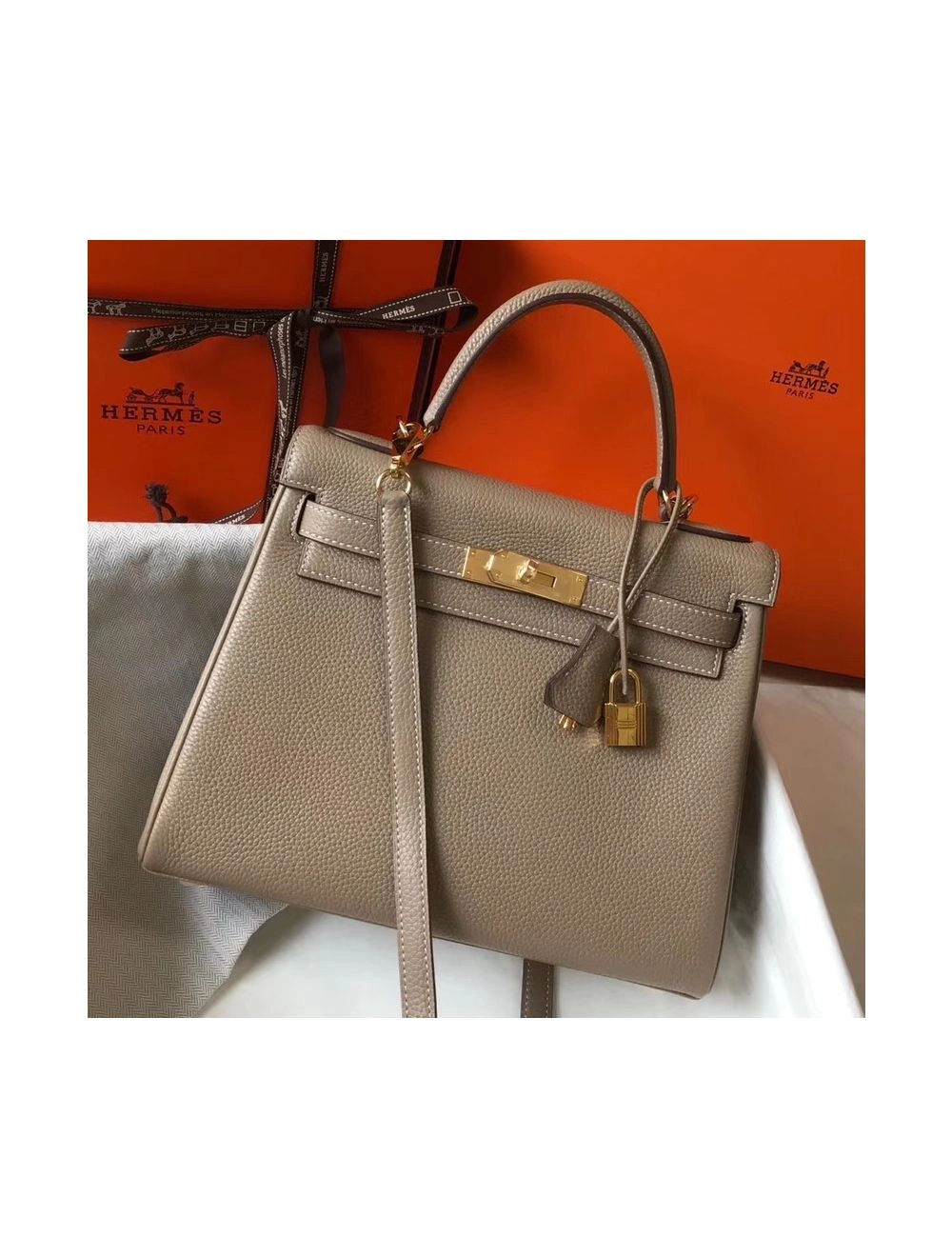 Hermes Kelly 32cm Bag In Gris Tourterelle Clemence Leather GHW