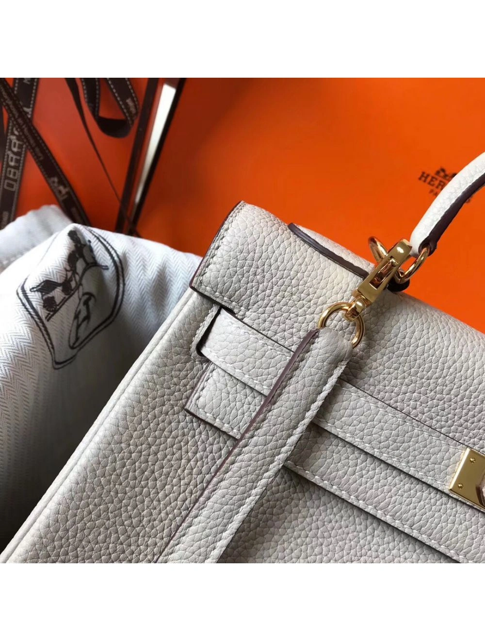 Hermes Kelly 32cm Bag In Pearl Grey Clemence Leather GHW