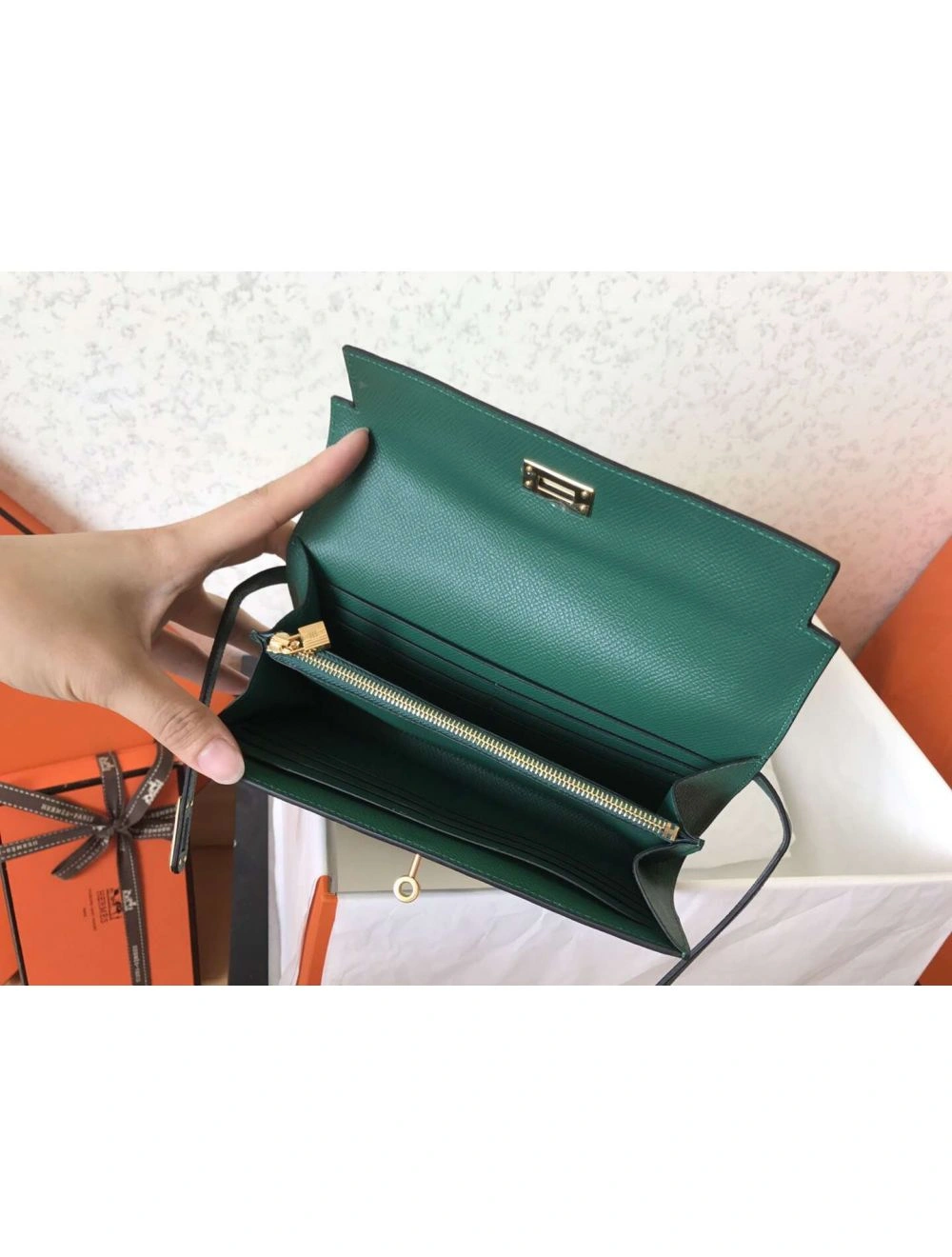Hermes Kelly Classic Long Wallet In Malachite Epsom Leather