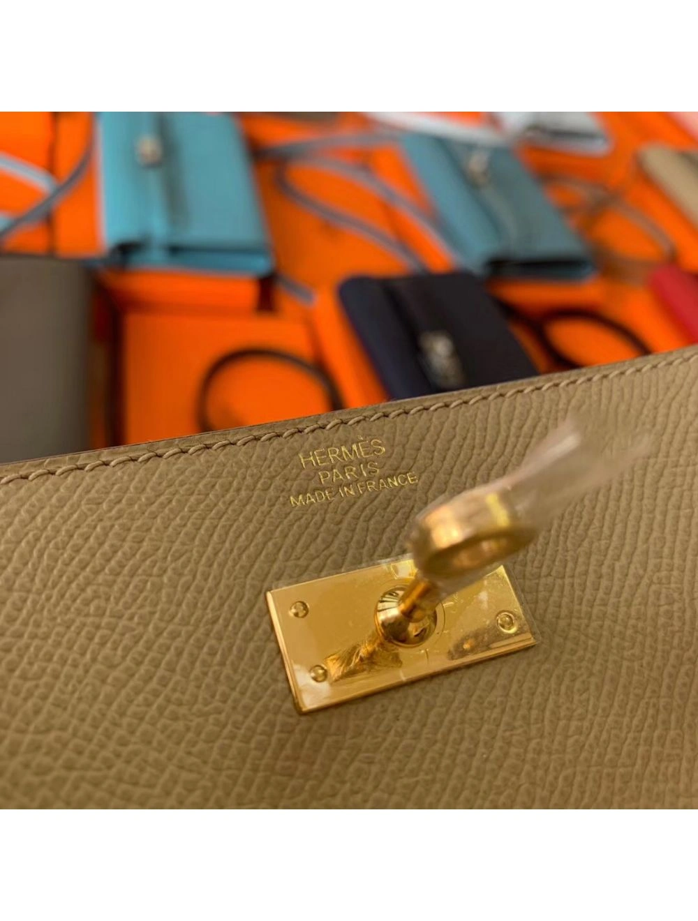 Hermes Kelly Classique To Go Wallet In Tourterelle Epsom Calfskin