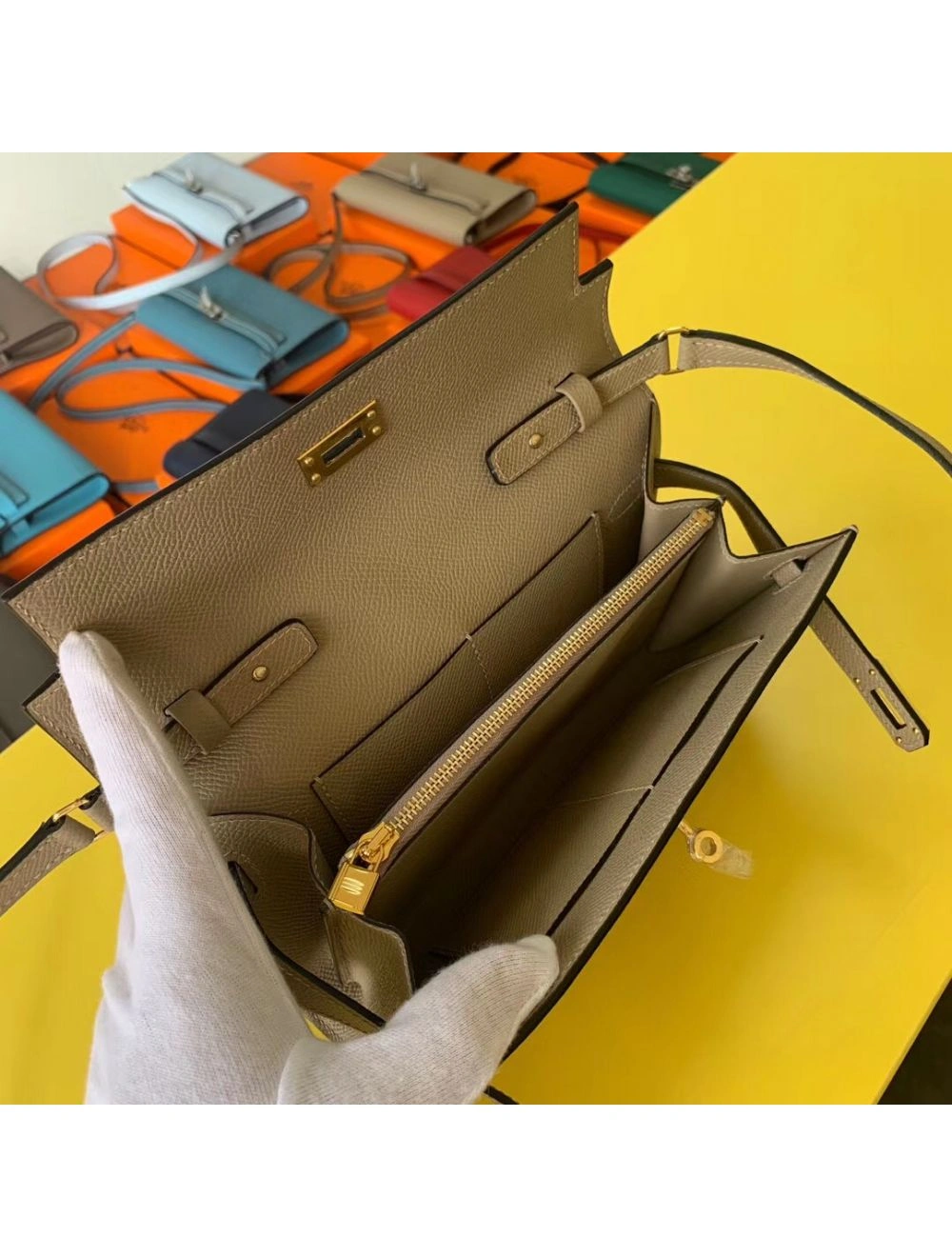 Hermes Kelly Classique To Go Wallet In Tourterelle Epsom Calfskin