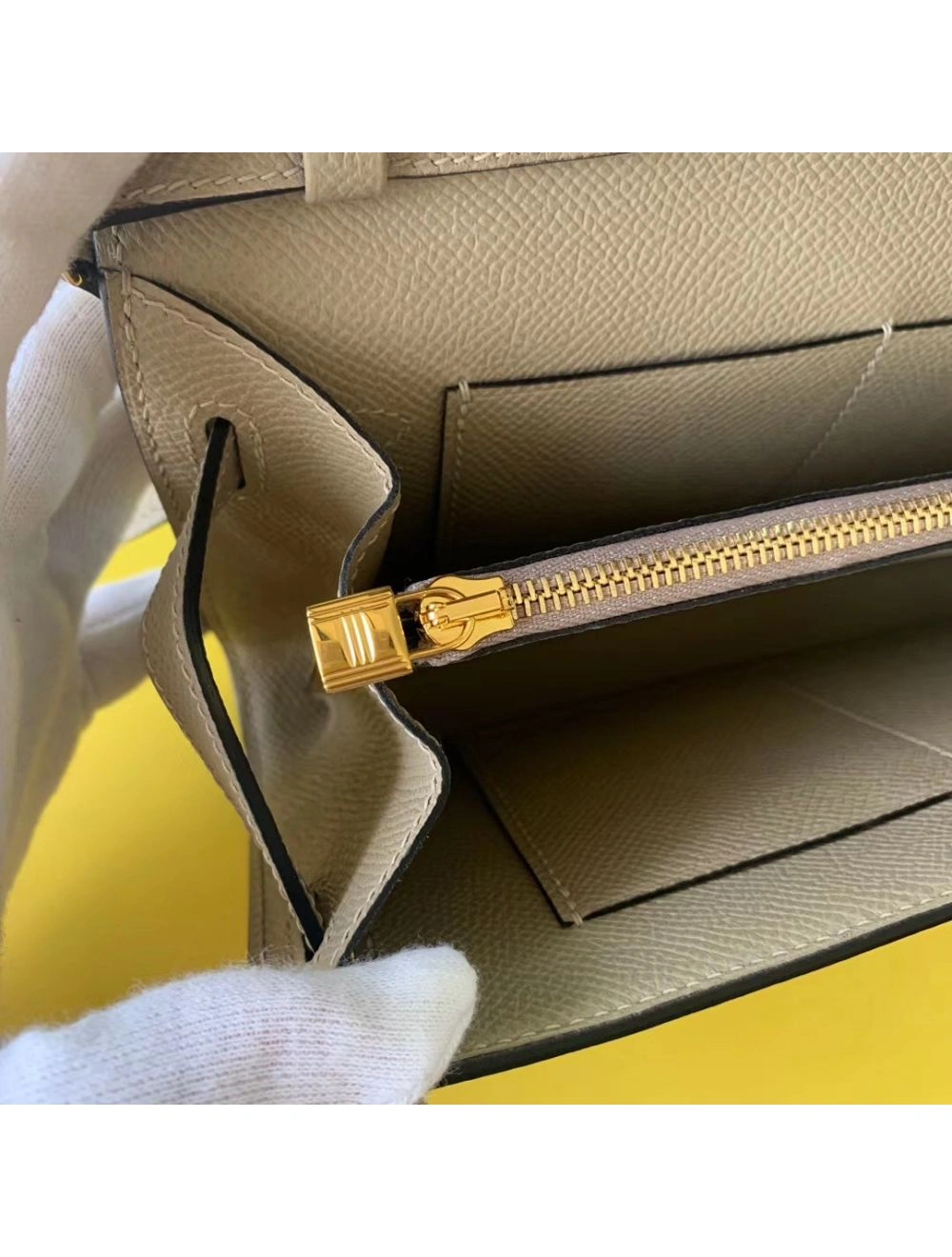 Hermes Kelly Classique To Go Wallet In Tourterelle Epsom Calfskin