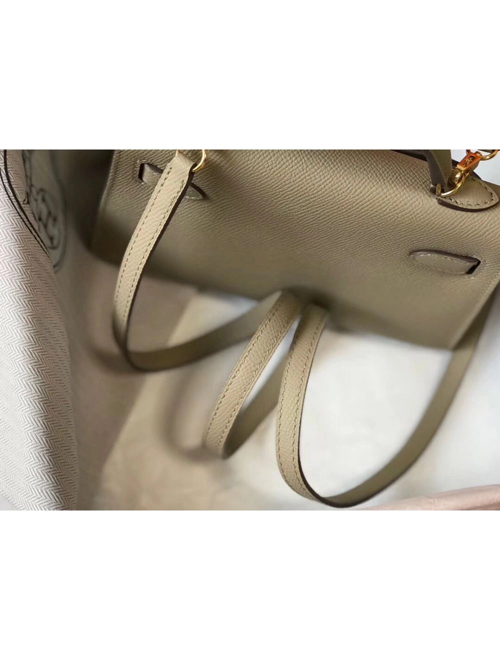 Hermes Kelly Mini II Bag In Gris Tourterelle Epsom Leather GHW