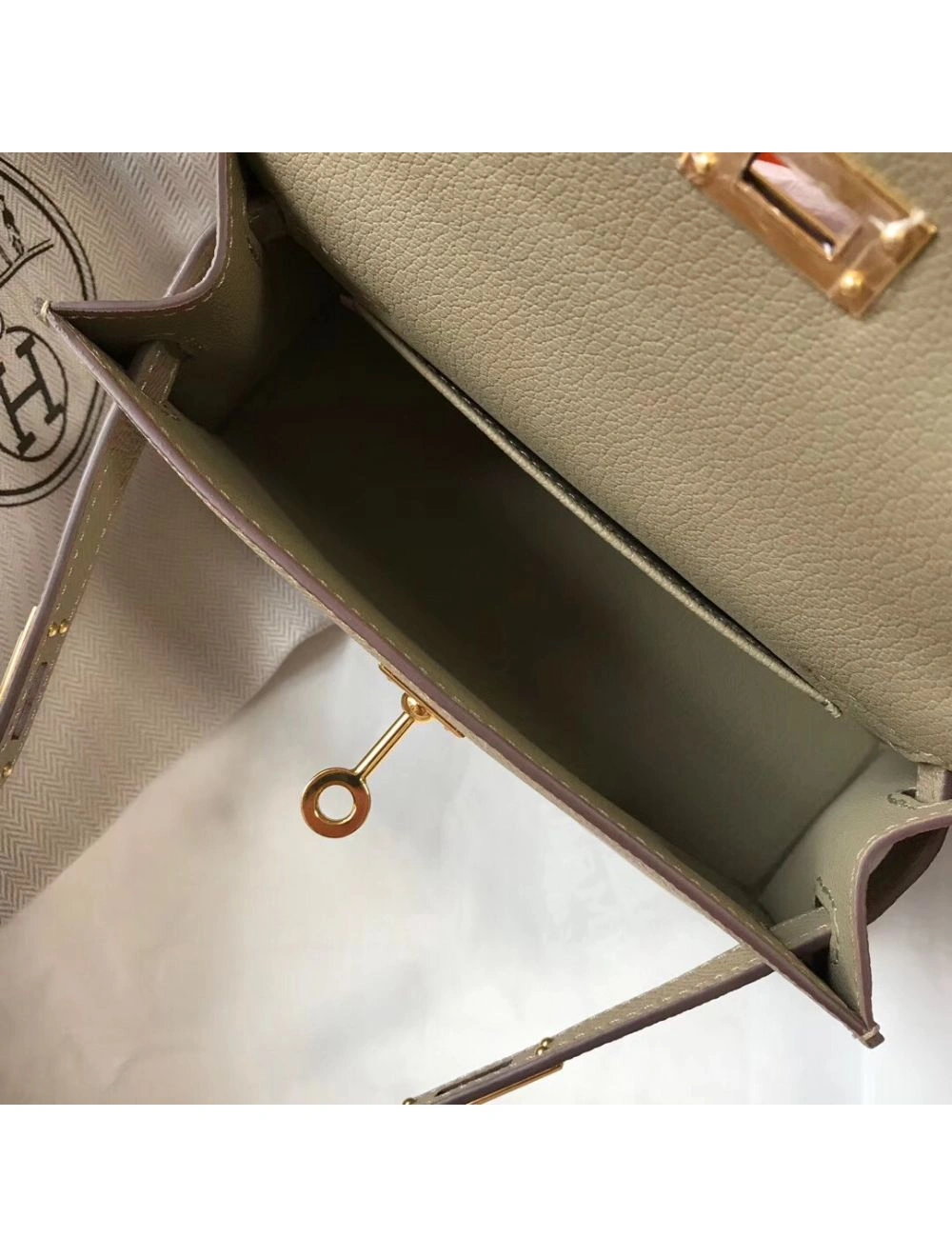 Hermes Kelly Mini II Bag In Gris Tourterelle Epsom Leather GHW