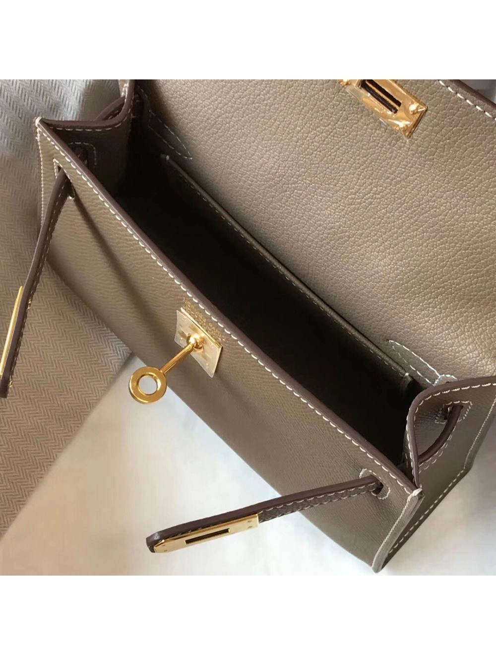 Hermes Kelly Mini II Bag In Taupe Grey Epsom Leather GHW