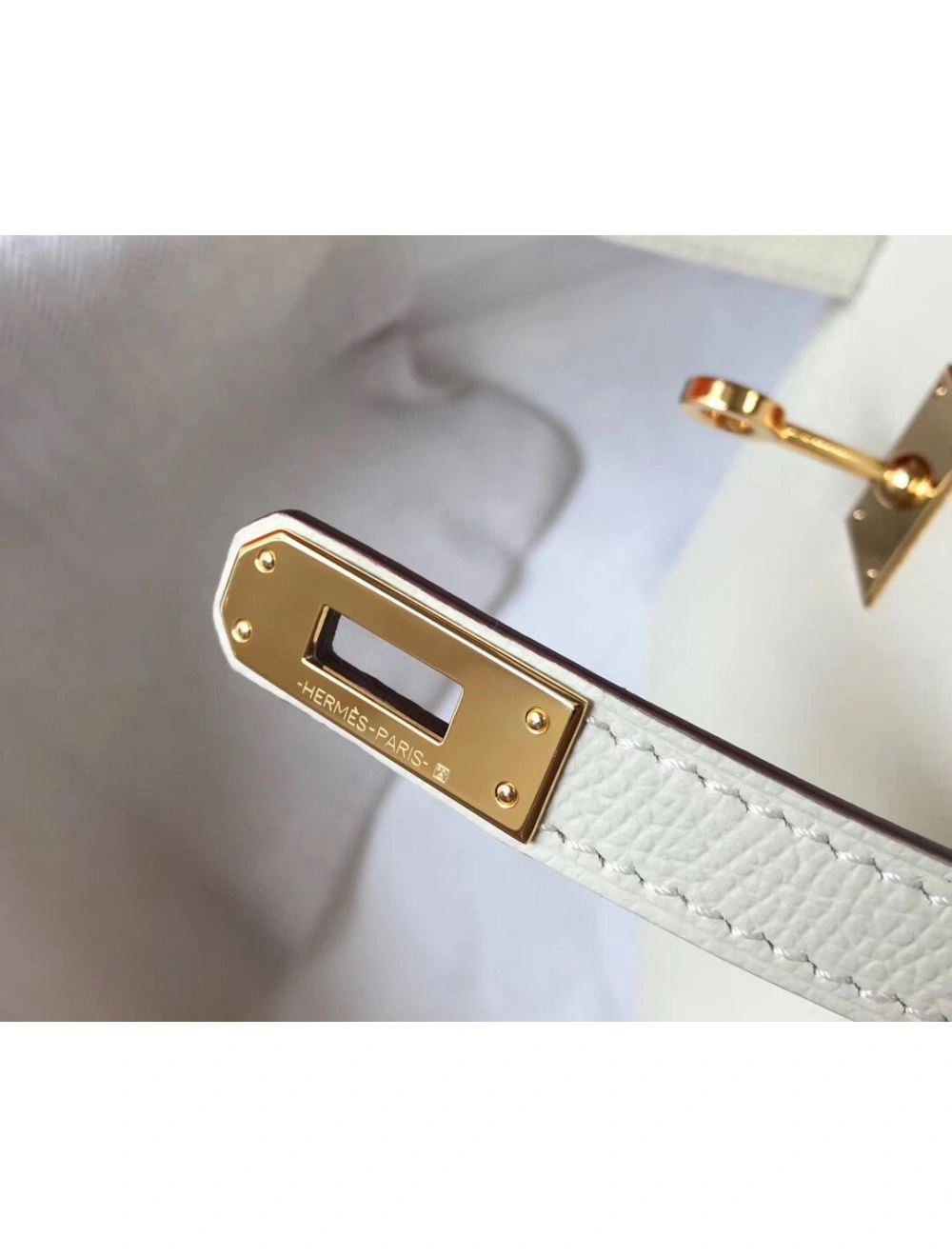 Hermes Kelly Mini II Bag In White Epsom Leather GHW
