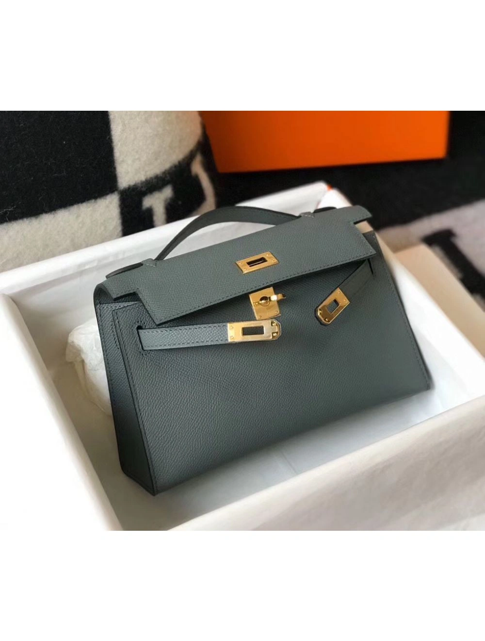 Hermes Kelly Pochette Bag In Vert Amande Epsom Leather