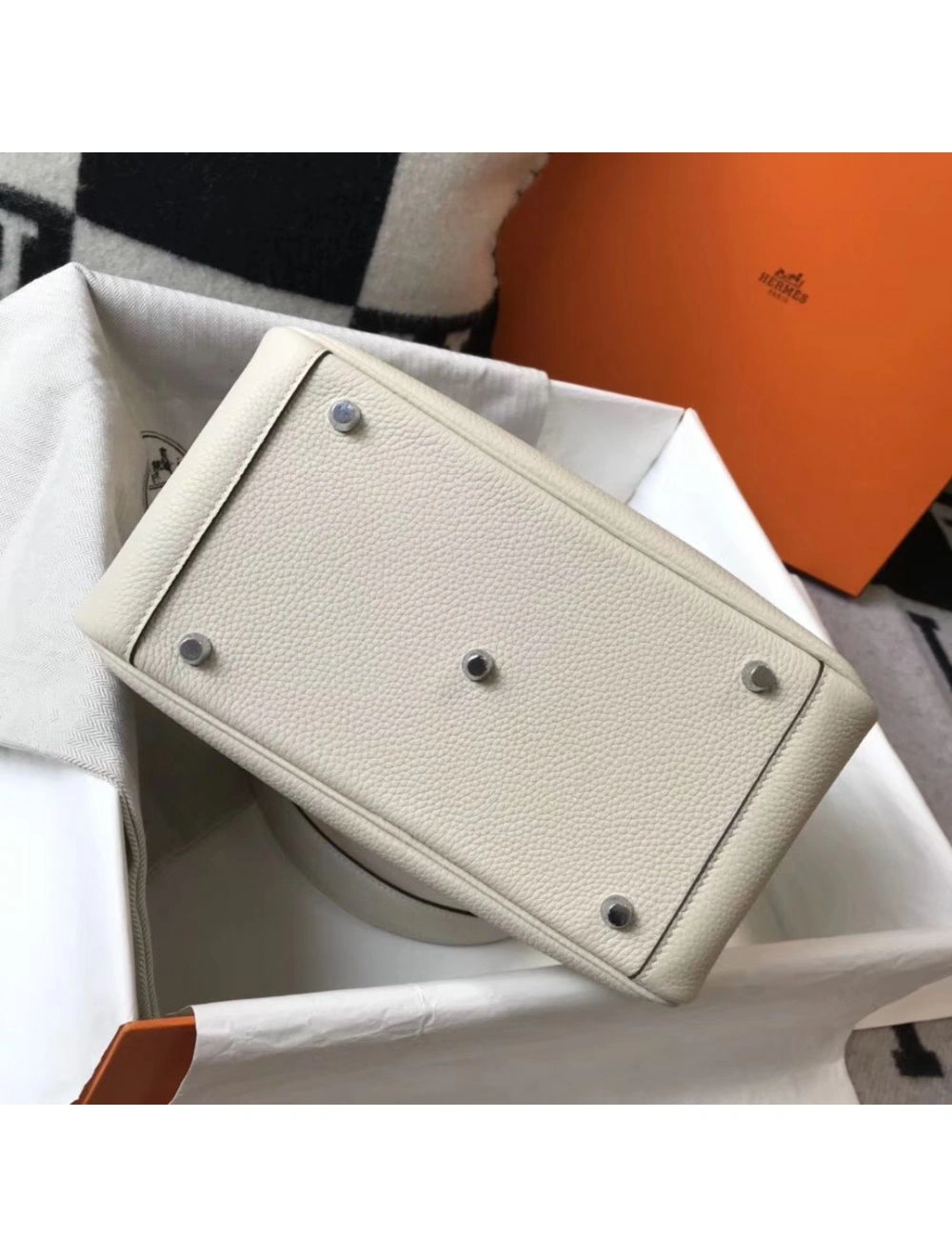 Hermes Lindy 26cm Bag In Beton Clemence Leather PHW