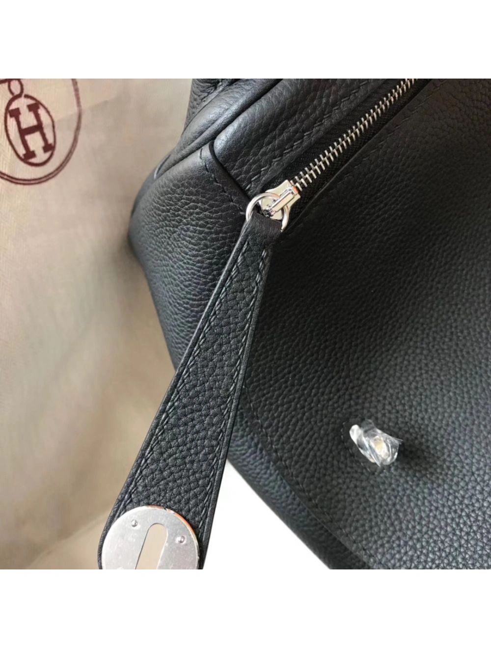 Hermes Lindy 26cm Bag In Black Clemence Leather