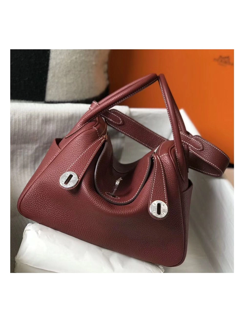 Hermes Lindy 26cm Bag In Bordeaux Clemence Leather PHW
