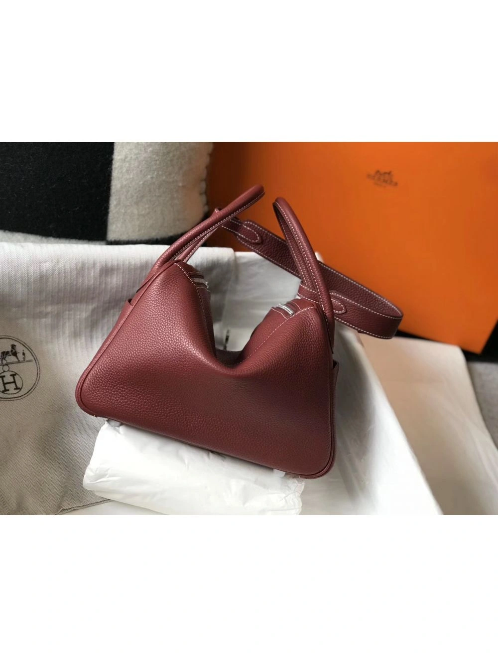 Hermes Lindy 26cm Bag In Bordeaux Clemence Leather PHW