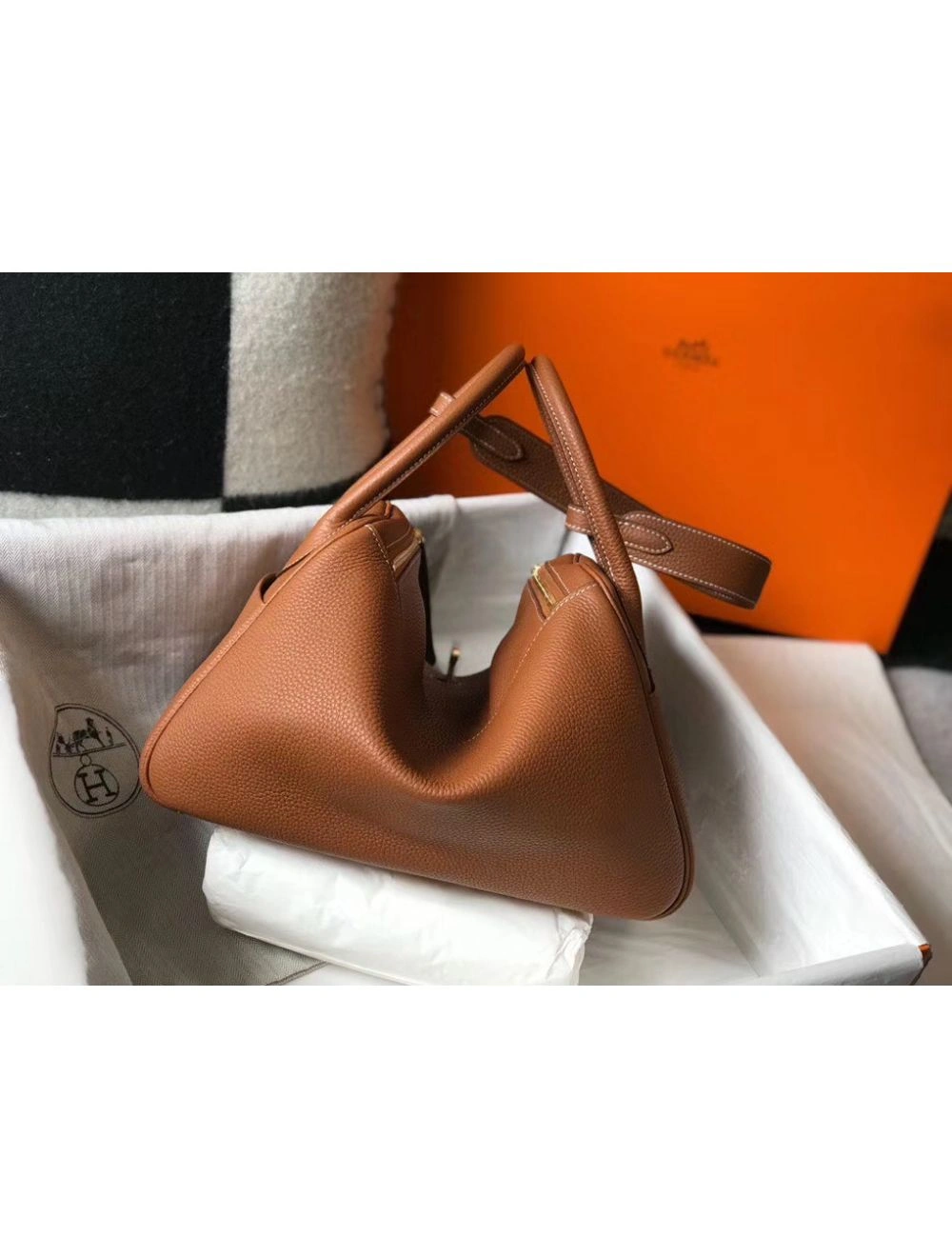 Hermes Lindy 26cm Bag In Gold Clemence Leather GHW