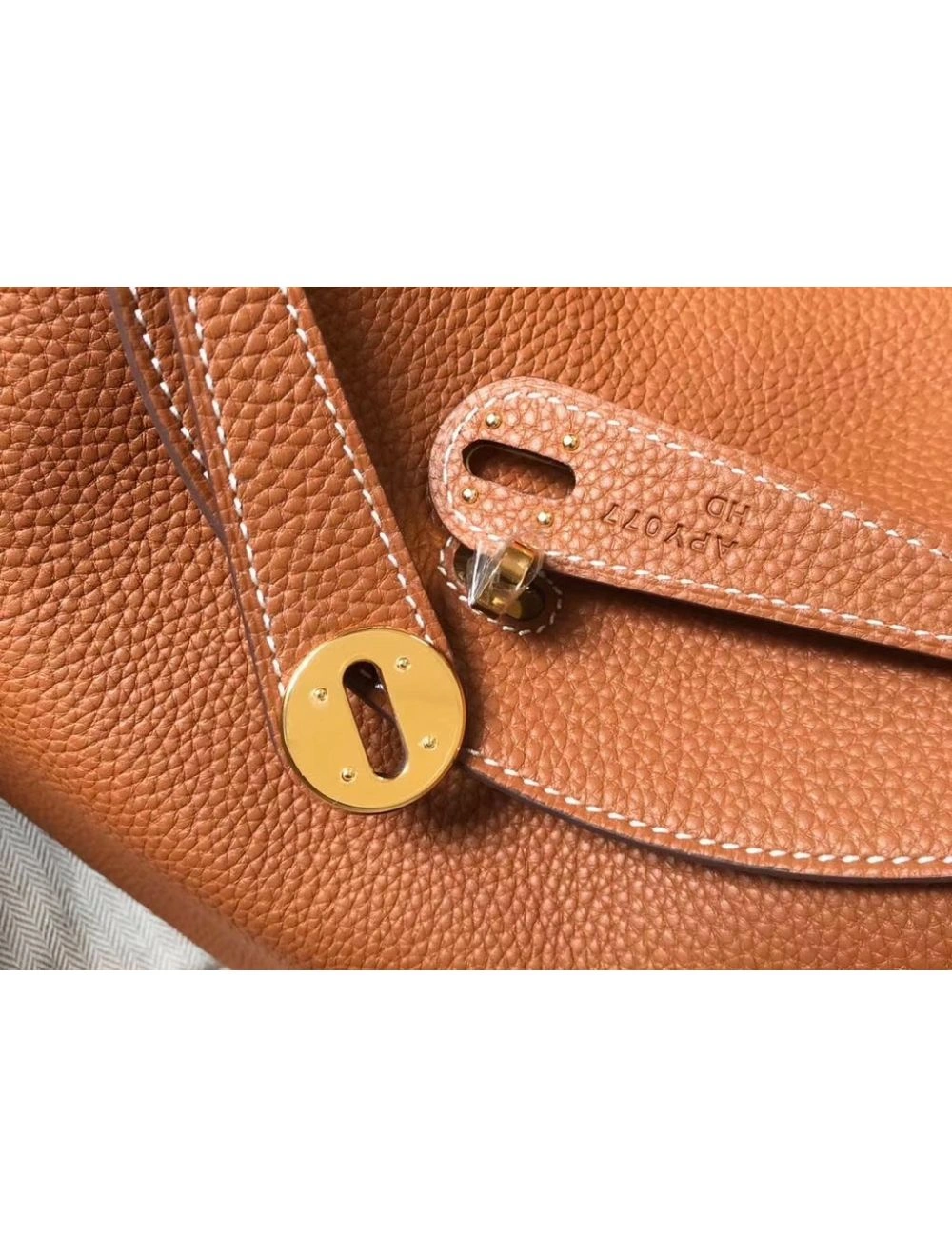 Hermes Lindy 26cm Bag In Gold Clemence Leather GHW