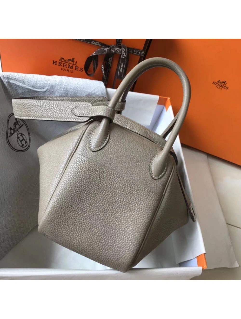 Hermes Lindy 26cm Bag In Gris Tourterelle Clemence Leather PHW