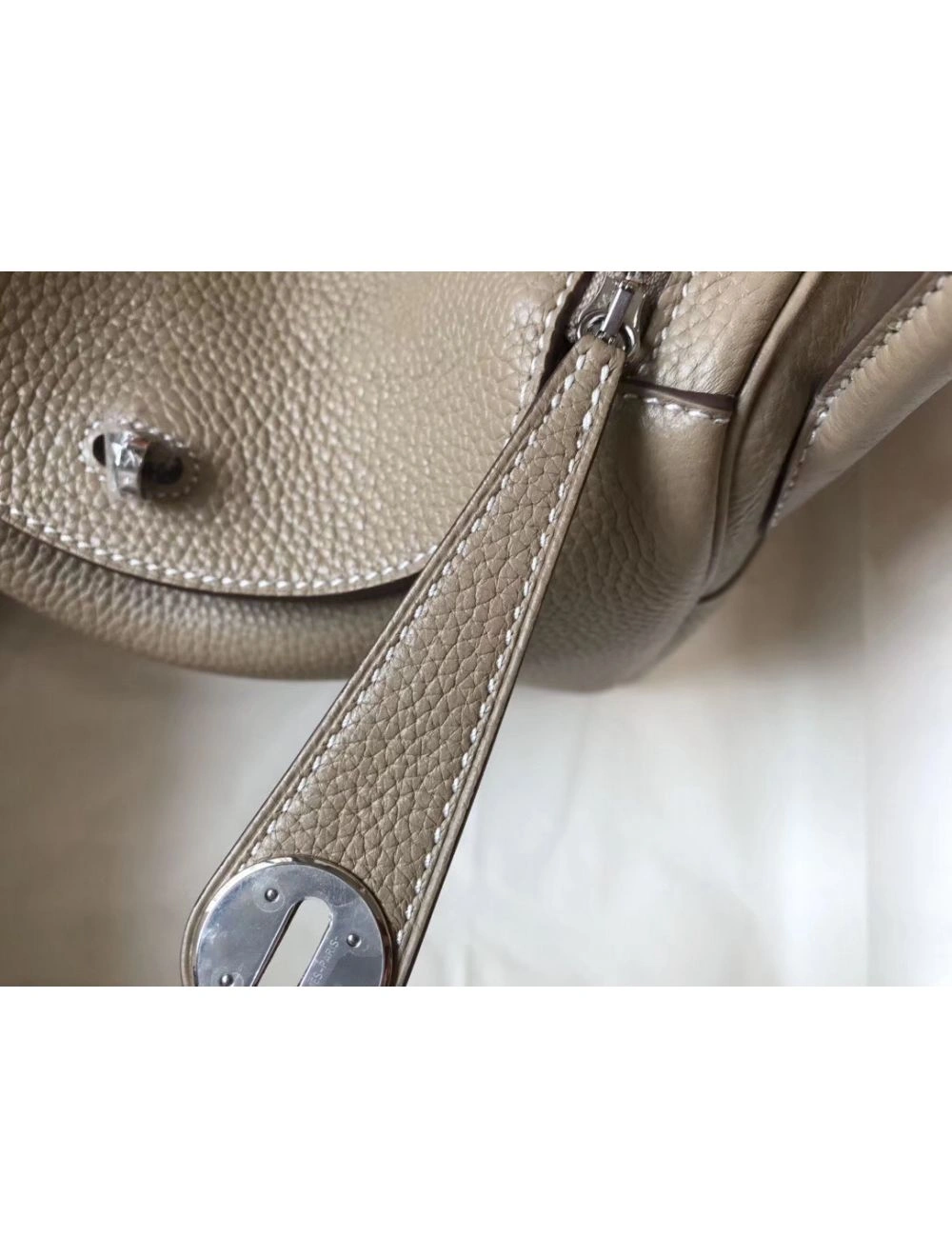 Hermes Lindy 26cm Bag In Gris Tourterelle Clemence Leather PHW