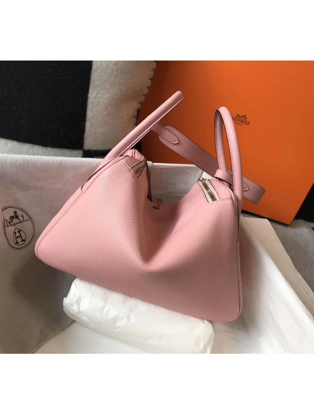 Hermes Lindy 26cm Bag In Pink Clemence Leather GHW