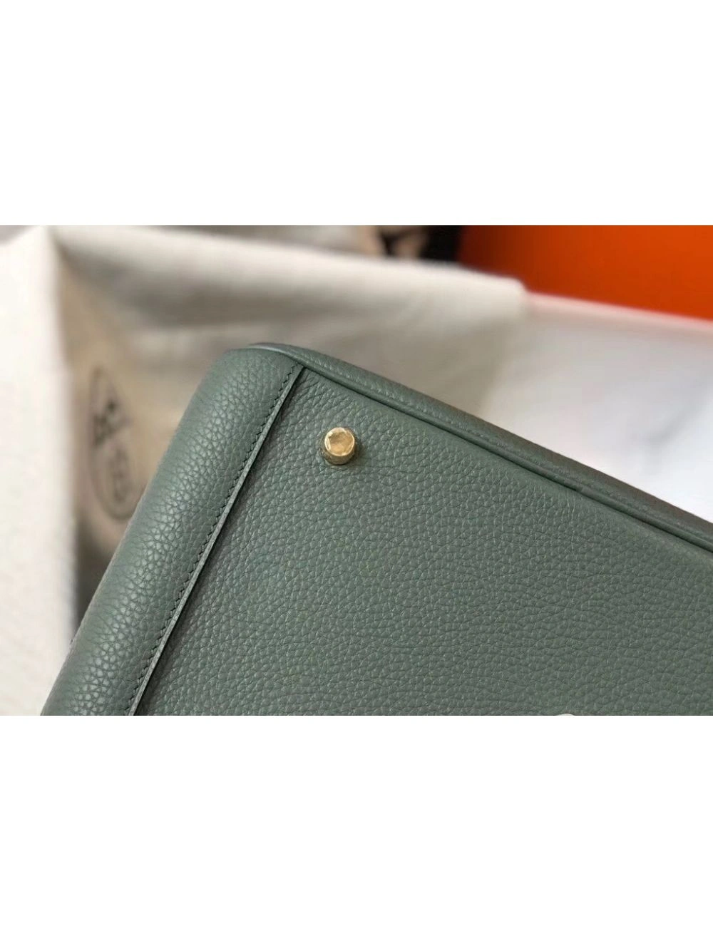 Hermes Lindy 26cm Bag In Vert Amande Clemence Leather GHW