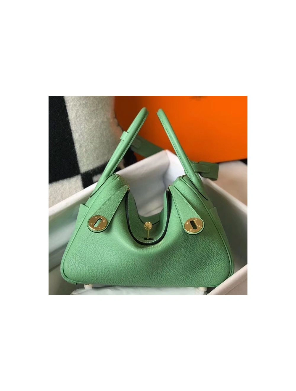 Hermes Lindy 26cm Bag In Vert Criquet Clemence Leather GHW