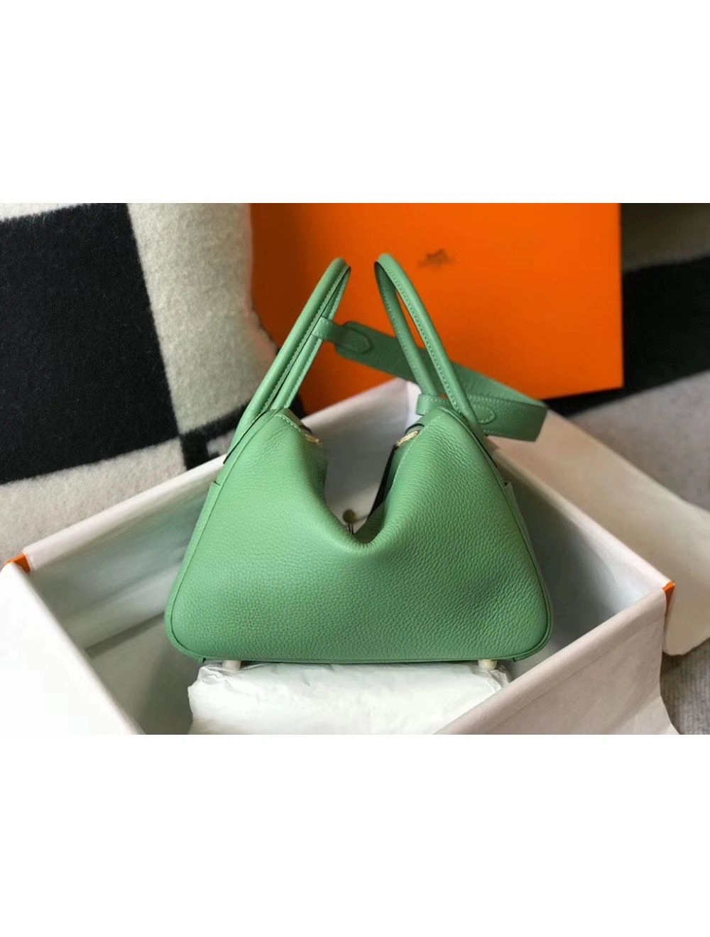 Hermes Lindy 26cm Bag In Vert Criquet Clemence Leather GHW