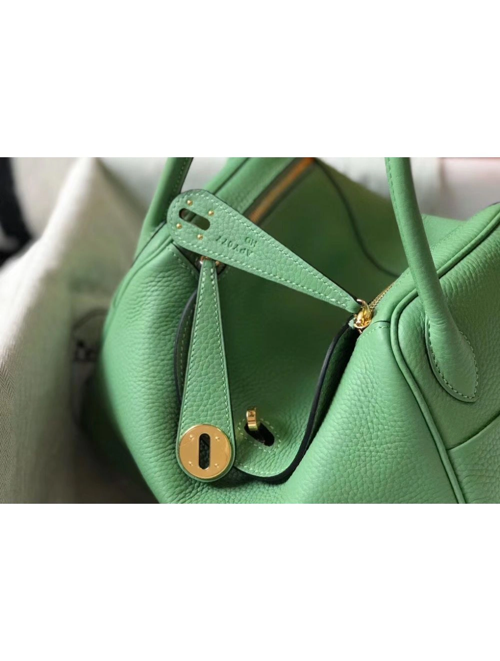 Hermes Lindy 26cm Bag In Vert Criquet Clemence Leather GHW