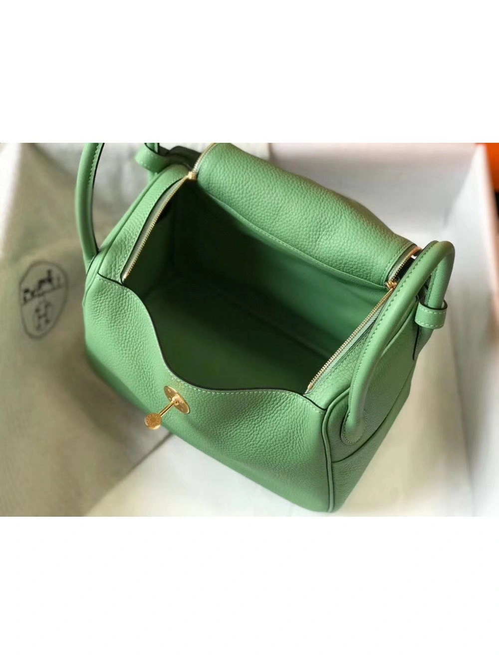 Hermes Lindy 26cm Bag In Vert Criquet Clemence Leather GHW