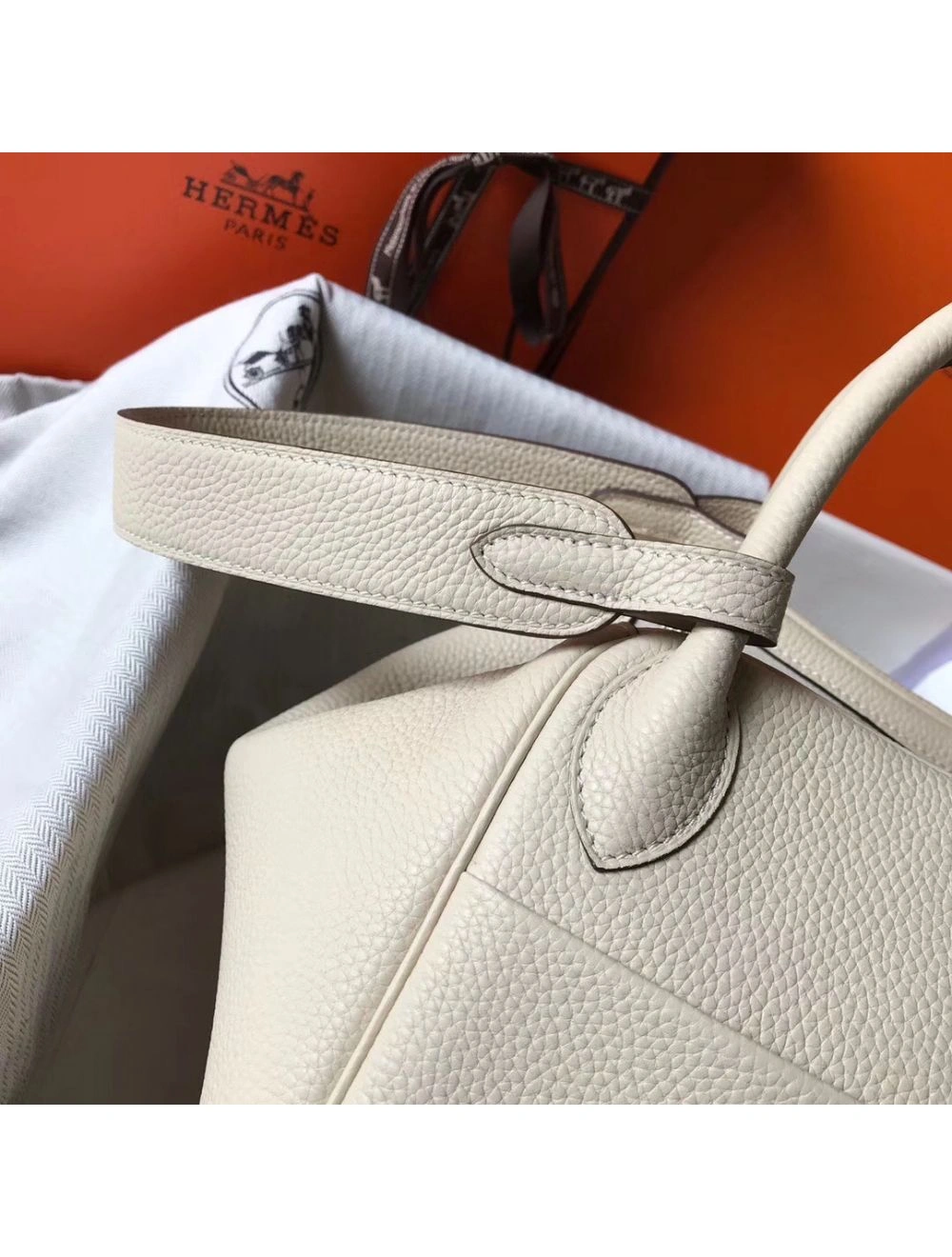 Hermes Lindy 30cm Bag In Beton Clemence Leather GHW